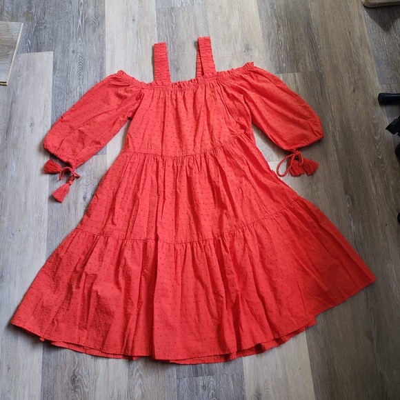 H&M Dresses & Skirts - NWOT H&M OFF-THE-SHOULDER DRESS